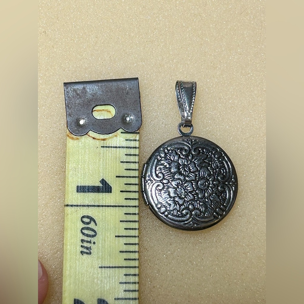 Floral Locket Pendant in Silver Tone - Picture 8 of 8